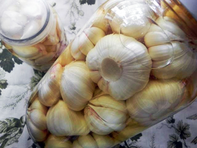 маринованный чеснок головками на зиму